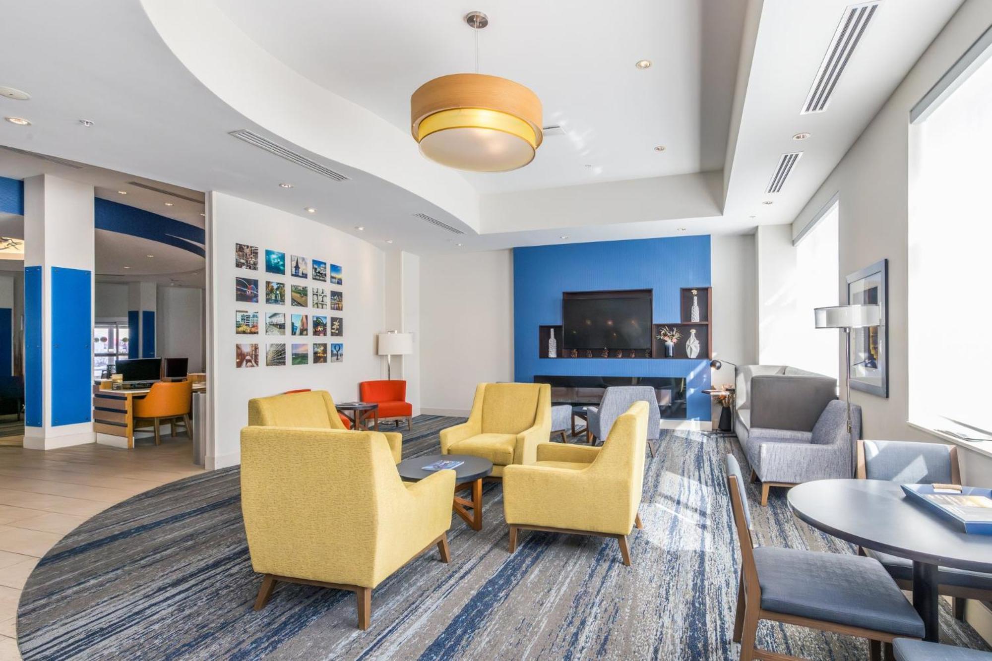 Holiday Inn Express & Suites Downtown Louisville By Ihg Eksteriør billede